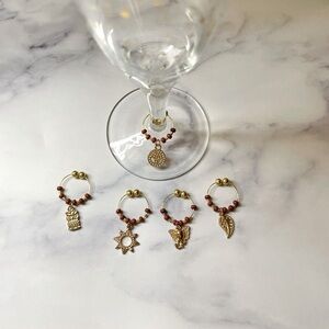 2/$15 ❤️❤️Burgundy & gold wine charms